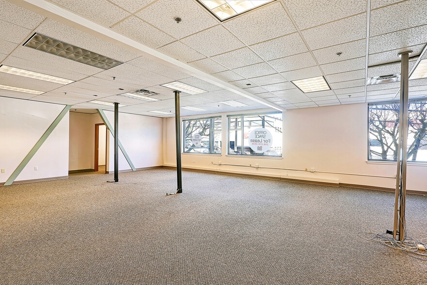 1225 S Weller St, Seattle, WA for lease - Interior Photo - Image 2 of 14