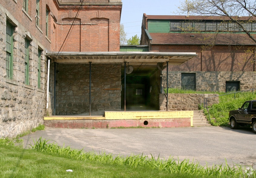 273 Riverside Ave, Bristol, CT for sale - Building Photo - Image 3 of 6