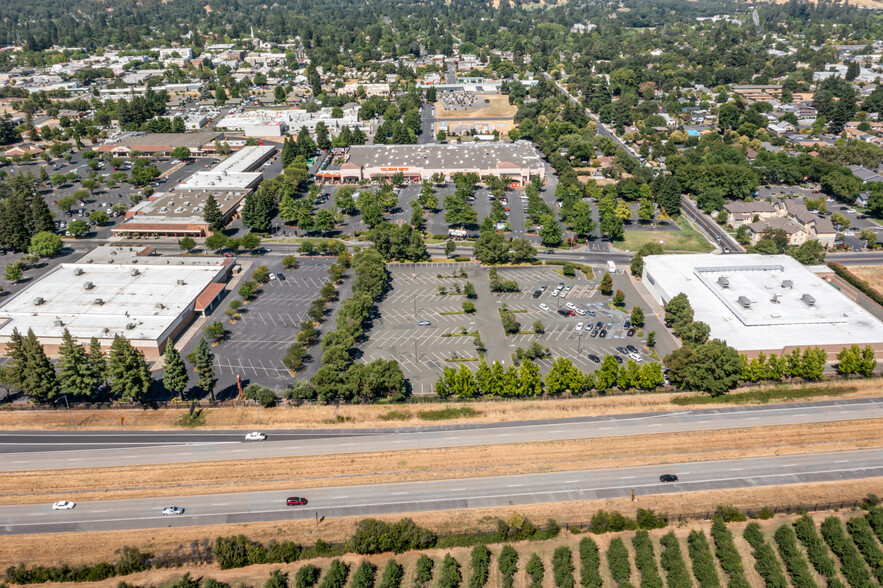 437 N Orchard Ave, Ukiah, CA for lease - Building Photo - Image 1 of 10