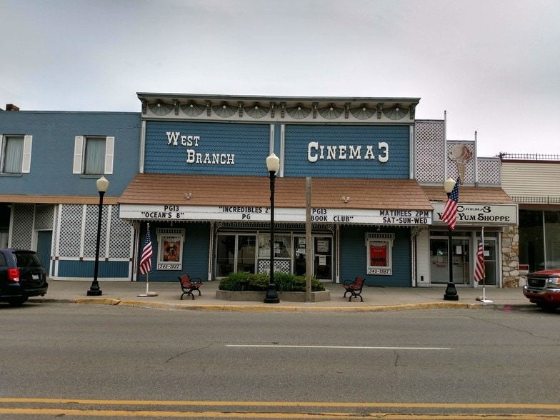 210 W Houghton Ave, West Branch, MI for sale - Primary Photo - Image 1 of 1
