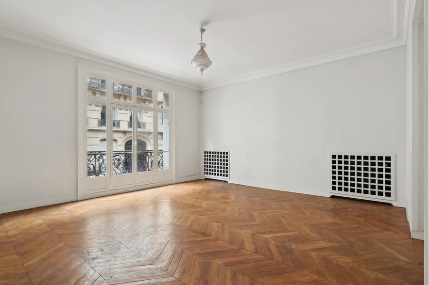 Rue Marbeau, Paris for sale - Interior Photo - Image 3 of 17