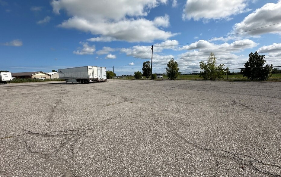 56 Niagara Stone Rd, Pelham, ON for sale - Building Photo - Image 3 of 18
