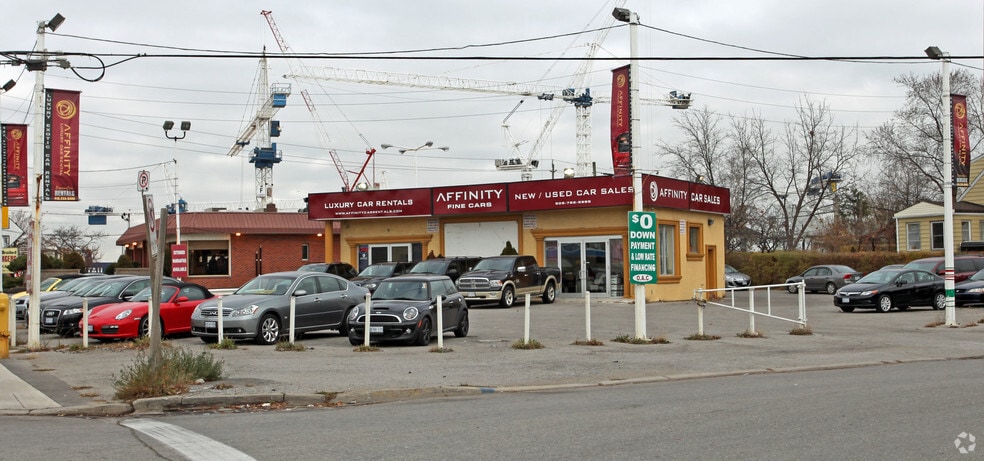 7115 Yonge St, Markham, ON for sale - Primary Photo - Image 1 of 1