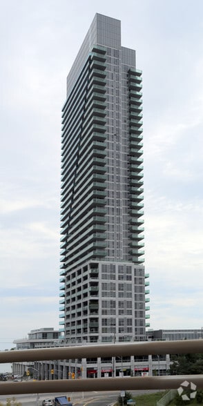 2123 Lake Shore Blvd W, Toronto, ON for sale - Building Photo - Image 2 of 6