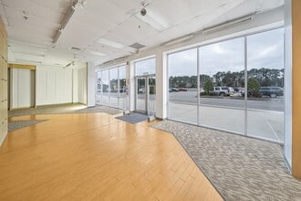 61101-61125 Airport Rd, Slidell, LA for lease Interior Photo- Image 2 of 29