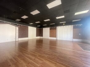 11215-11389 Long Beach Blvd, Lynwood, CA for lease Interior Photo- Image 2 of 6