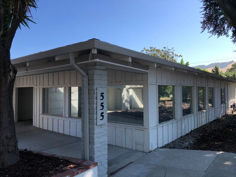 555 Mowry Ave, Fremont, CA 94536