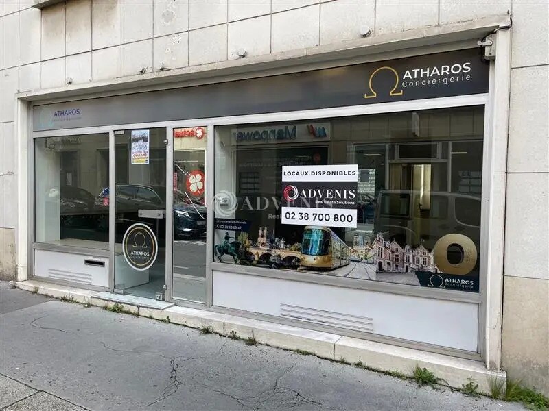 Retail in Orléans for lease Building Photo- Image 1 of 10