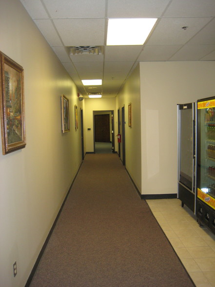 370 Campus Dr, Somerset, NJ for lease - Interior Photo - Image 3 of 12