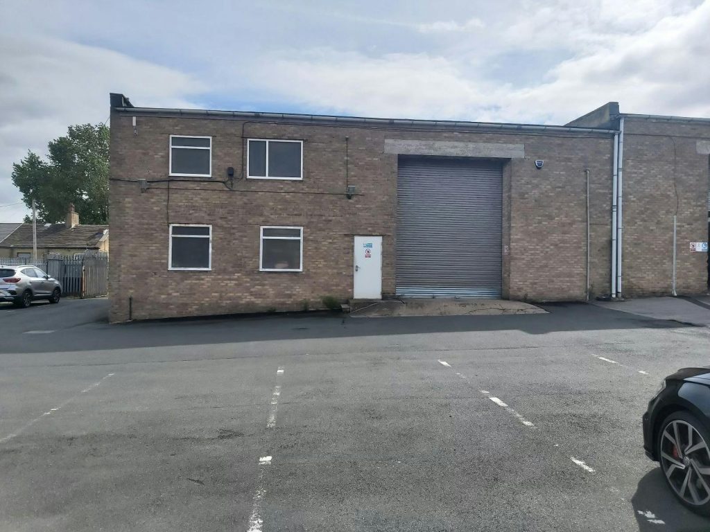 144 Hall Ln, Bradford for lease Building Photo- Image 1 of 2