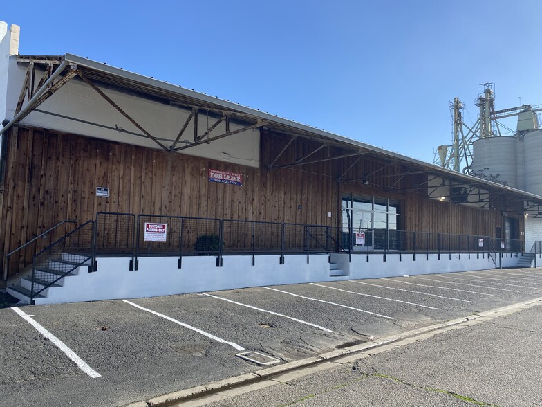 321-341 6th St, Turlock, CA for lease - Building Photo - Image 3 of 18