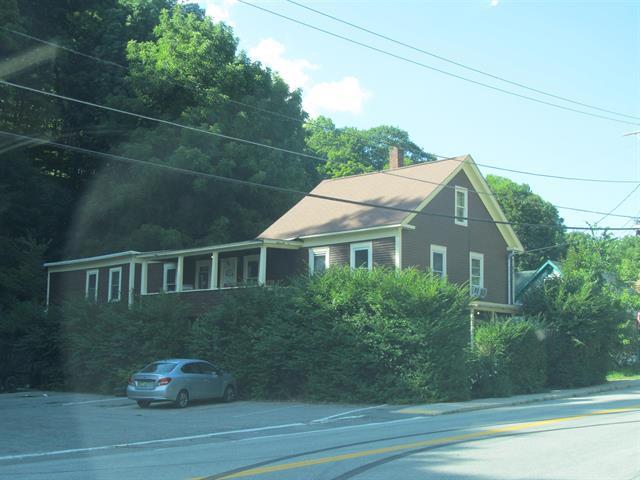 66 Valley St, Springfield, VT for sale - Primary Photo - Image 1 of 7