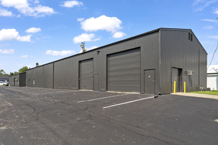 505-513 Industrial Dr, Carmel, IN for lease - Building Photo - Image 3 of 15