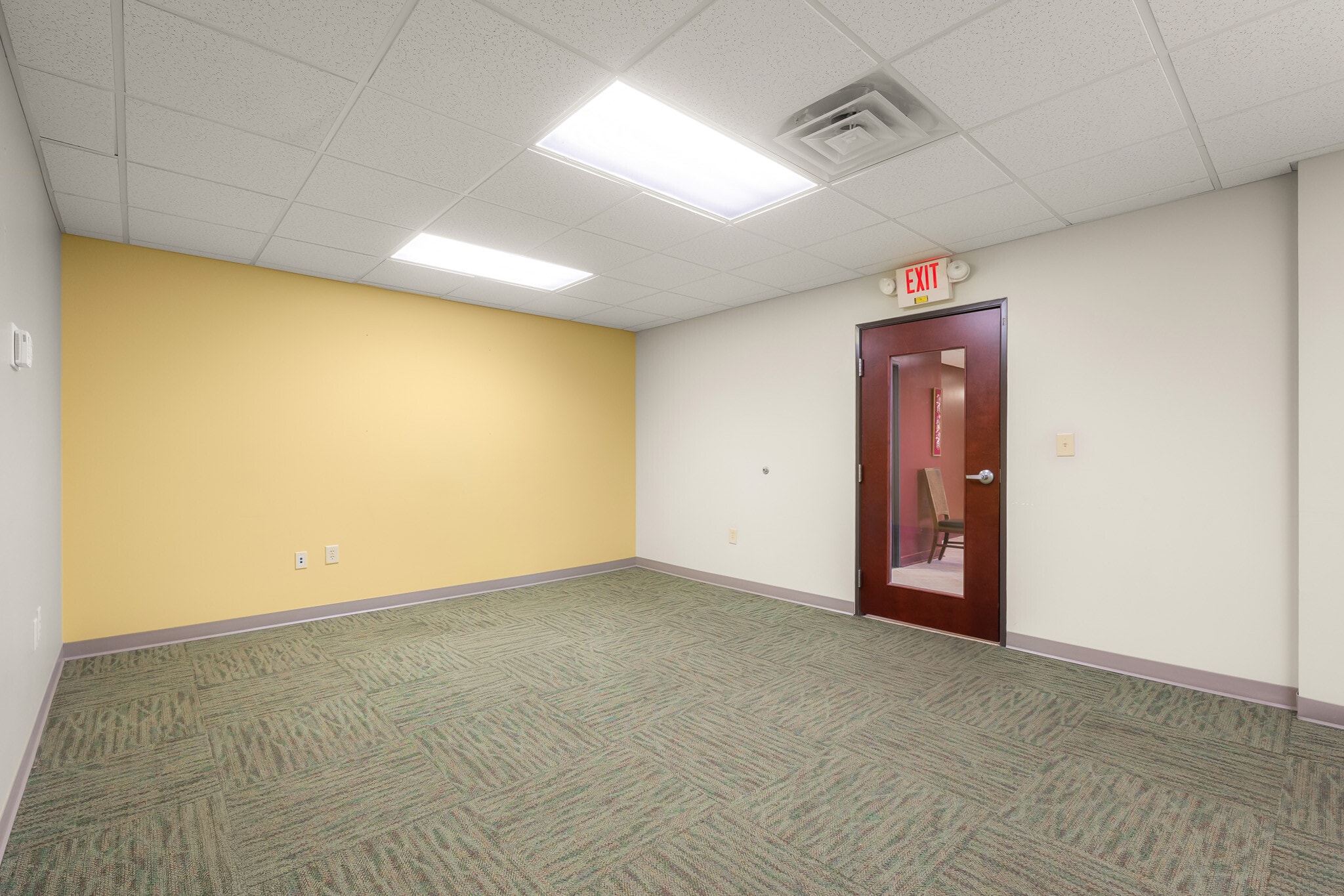 1015 3rd St, Columbus, IN for lease Interior Photo- Image 1 of 22