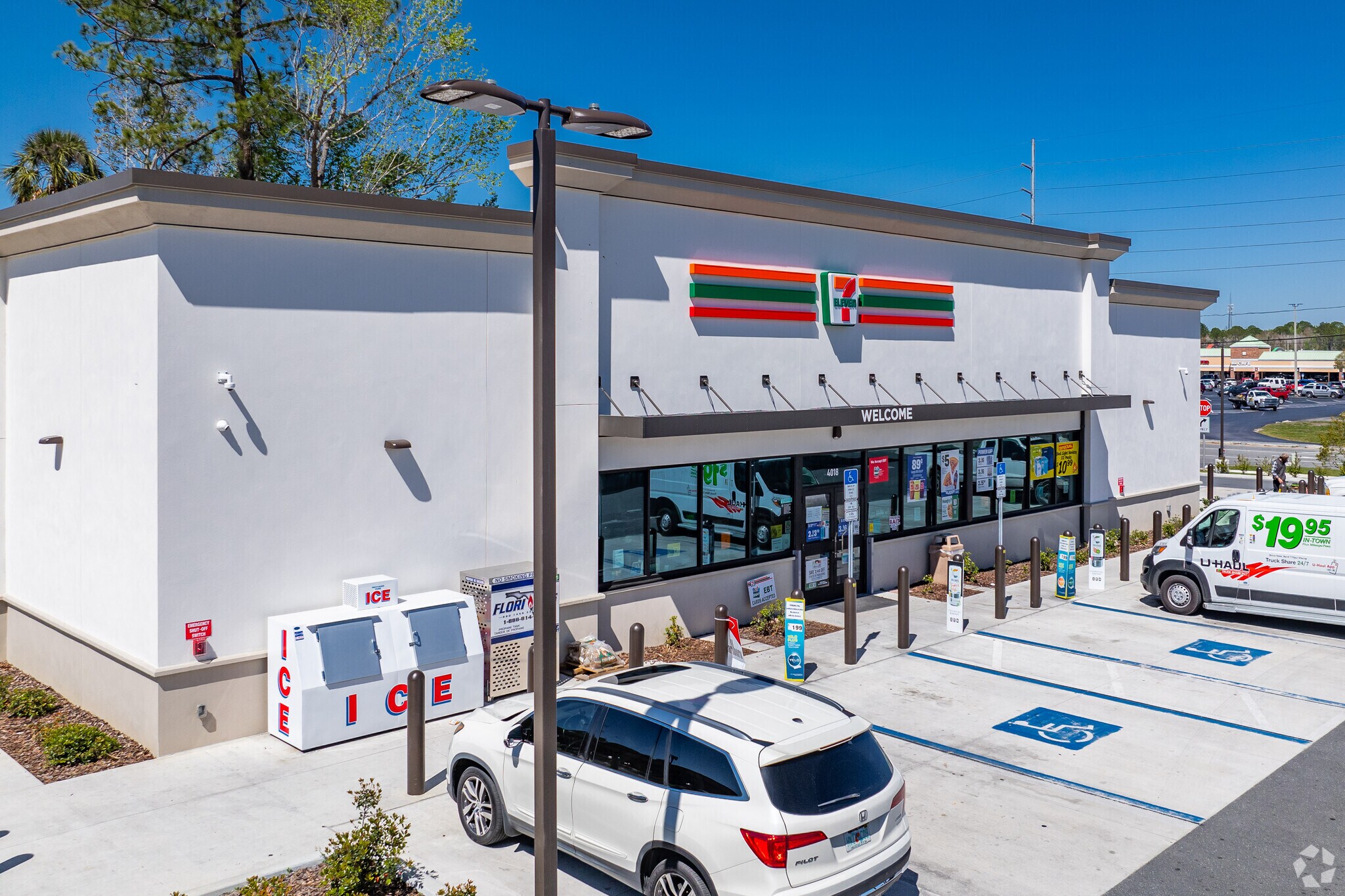 8628 Halls River Rd, Homosassa, FL for sale Primary Photo- Image 1 of 1