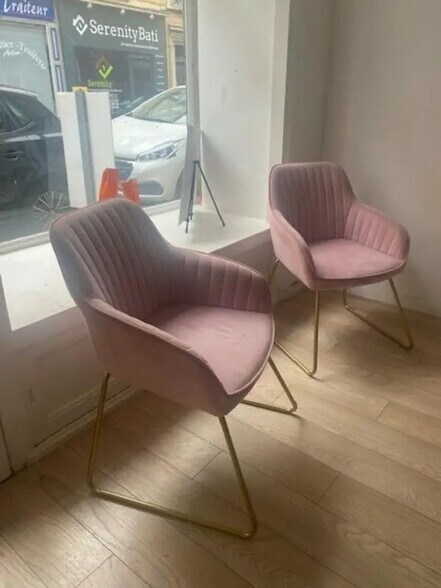 Retail in Villefranche-sur-Saône for lease - Building Photo - Image 2 of 4