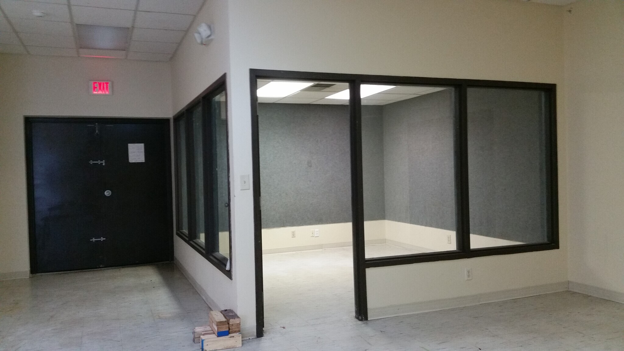 2171 E Ave, Evansville, IN 47711 2171 E Ave