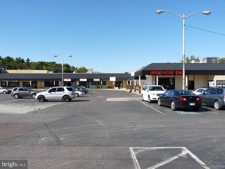 43 E Bridge St, Spring City, PA for lease - Building Photo - Image 1 of 19