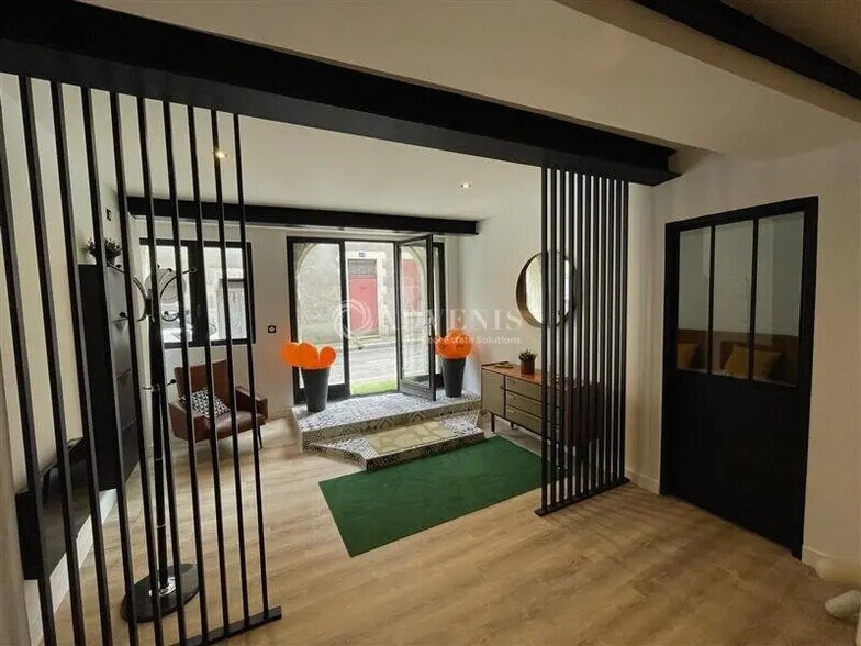 Retail in Orléans for sale - Building Photo - Image 2 of 7