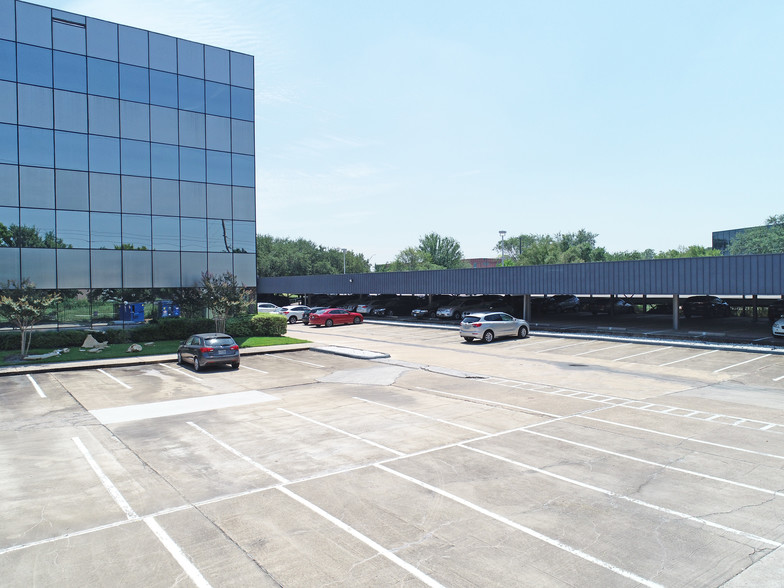 2900 Wilcrest Dr, Houston, TX for lease - Building Photo - Image 3 of 8