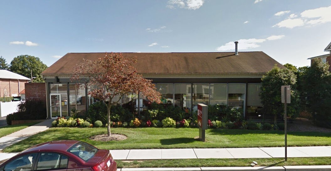 30 W Franklin St, Topton, PA 19562