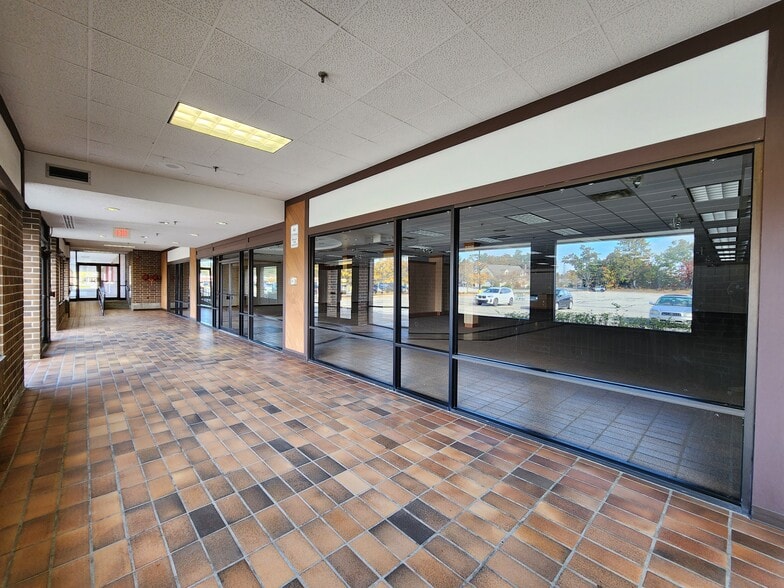 770 Roosevelt Trl, Windham, ME for lease - Building Photo - Image 2 of 4