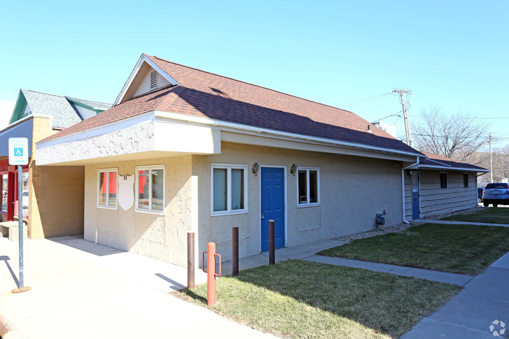 83 16th Ave SW, Cedar Rapids, IA for sale Primary Photo- Image 1 of 1