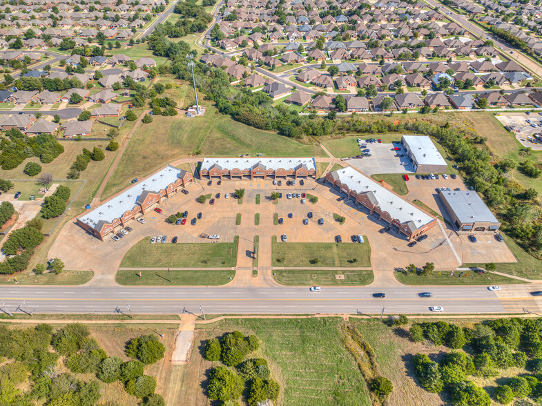 16500-16726 N Pennsylvania Ave, Edmond, OK for lease - Aerial - Image 2 of 4