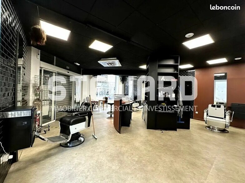 Retail in Lille for lease - Interior Photo - Image 2 of 4