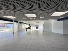 Office in Digne-les-Bains for lease Interior Photo- Image 2 of 9