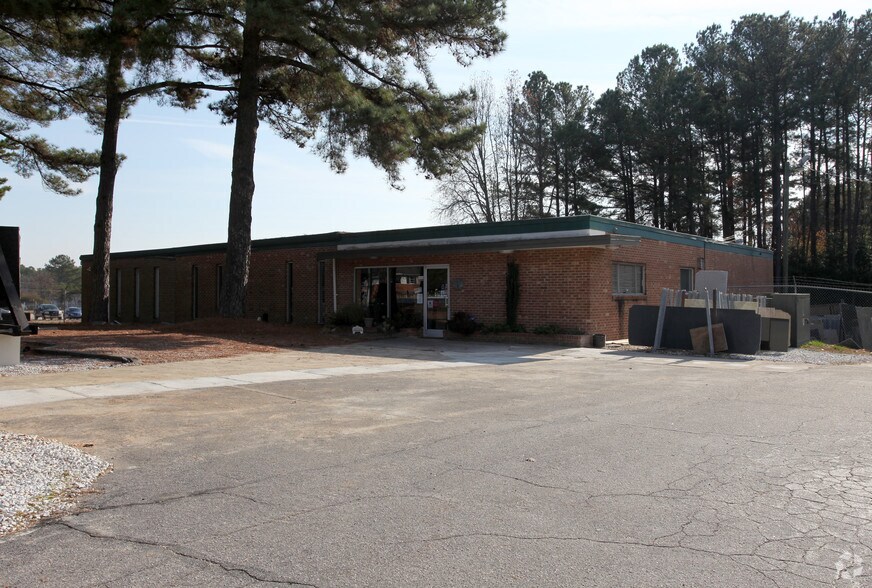 1716 St Albans Dr, Raleigh, NC 27609