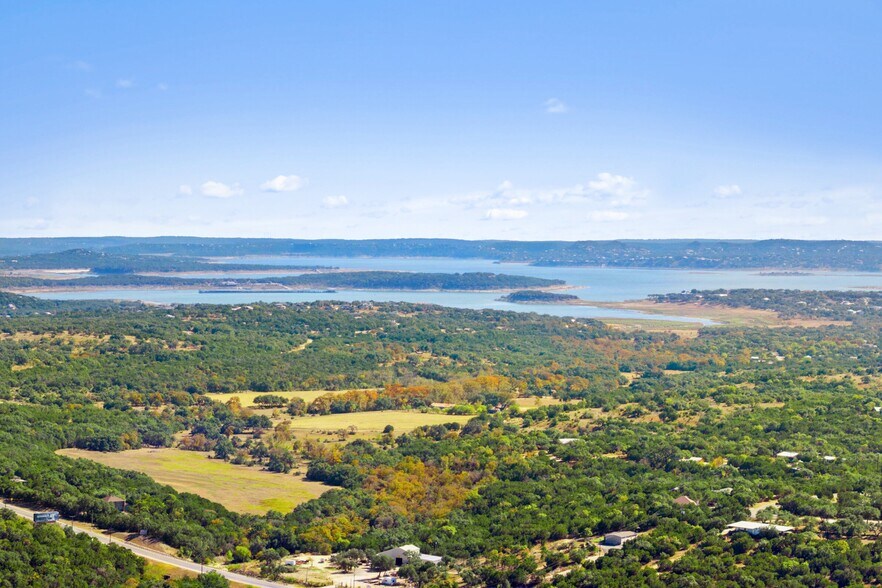 1151 Fawn Valley Dr, Canyon Lake, TX for sale - Building Photo - Image 2 of 34