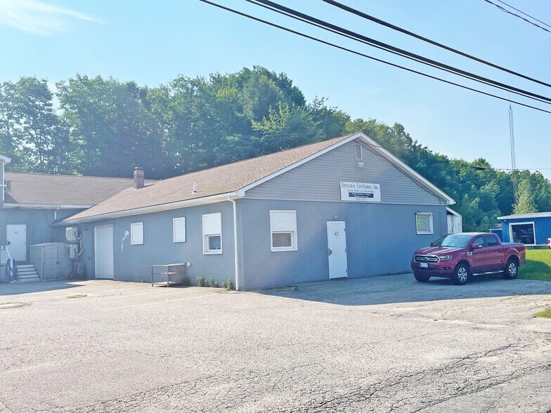 42 Lewiston Rd, Gray, ME for sale - Building Photo - Image 1 of 1