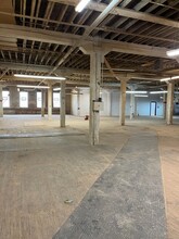 629 W Cermak Rd, Chicago, IL for lease Interior Photo- Image 2 of 6