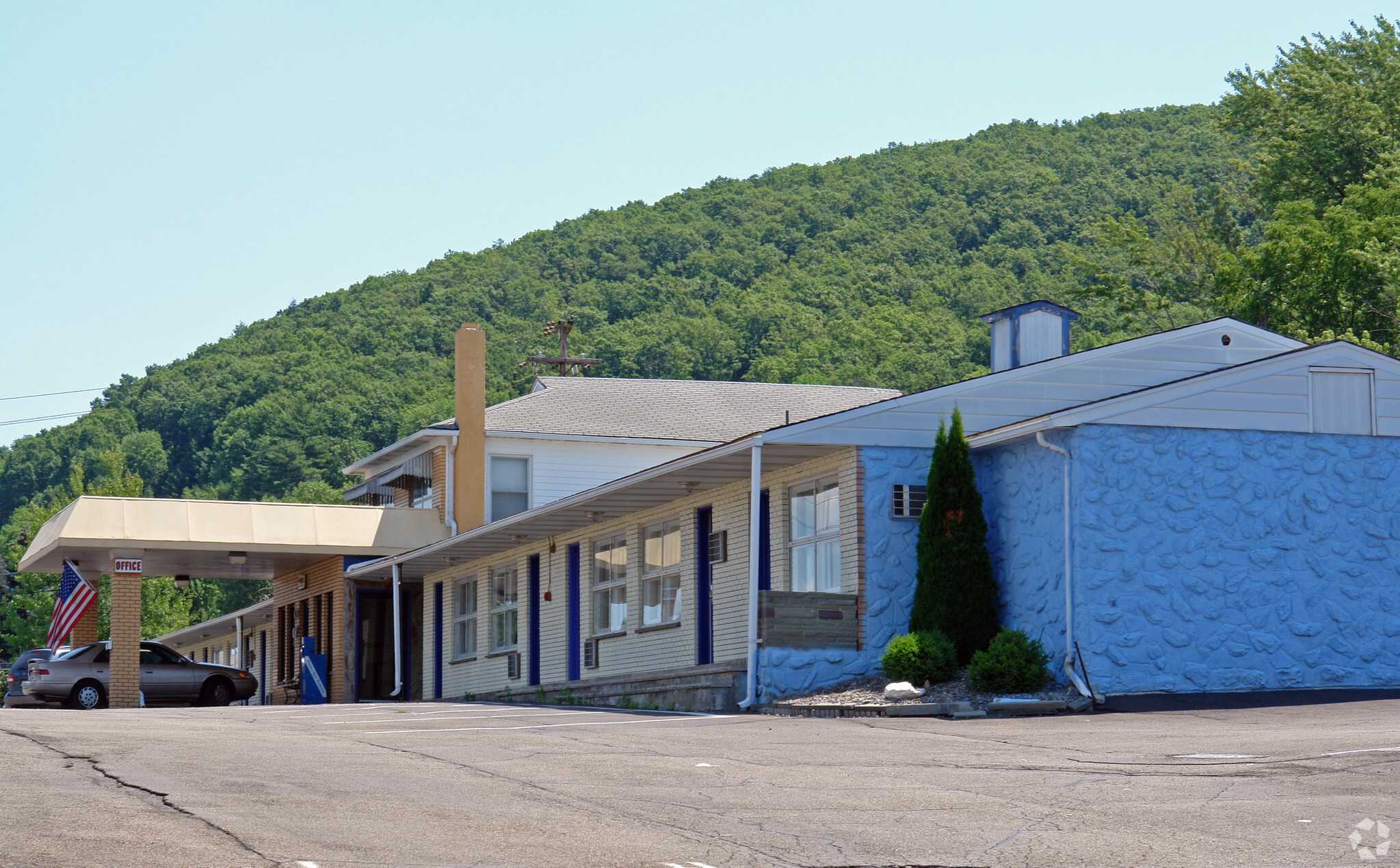 900 Vestal Pky E, Vestal, NY for sale Primary Photo- Image 1 of 24