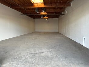 2686 N Clovis Ave, Fresno, CA for lease Building Photo- Image 2 of 3