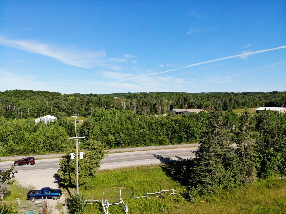 8425 S US 31 Hwy, Alanson, MI 49706