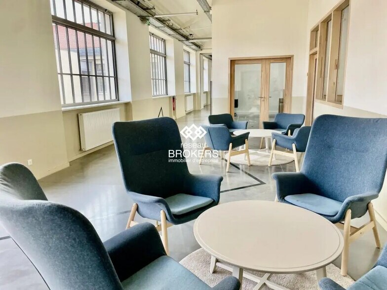 Office in Saint-Étienne for lease - Interior Photo - Image 2 of 3