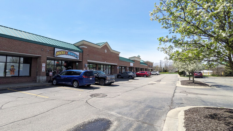 15222 Canal, Clinton Township, MI for lease - Building Photo - Image 1 of 2