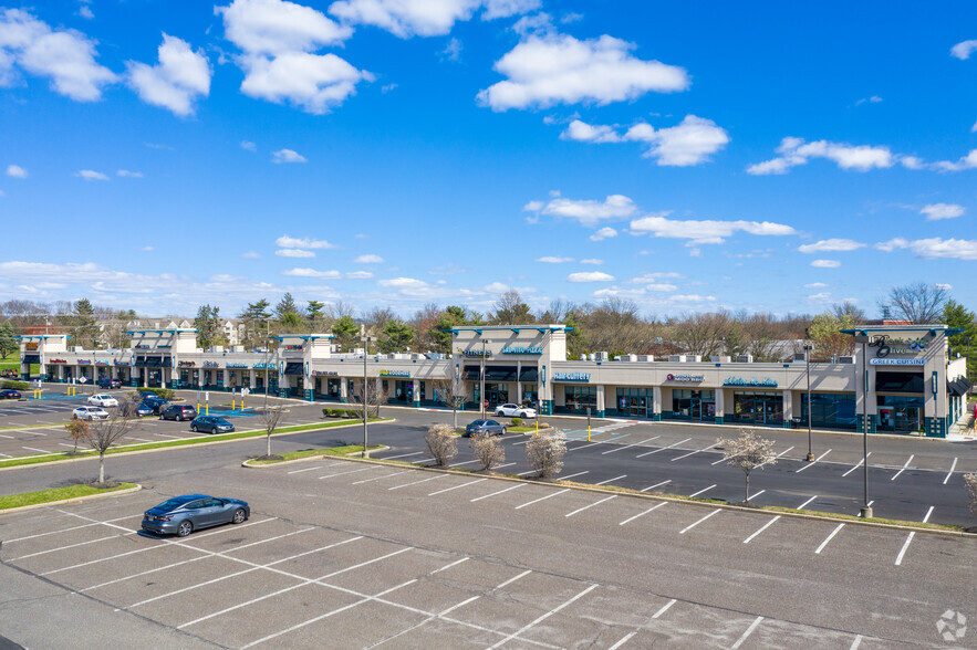 910 Haddonfield Berlin Rd, Voorhees, NJ for lease - Primary Photo - Image 2 of 4