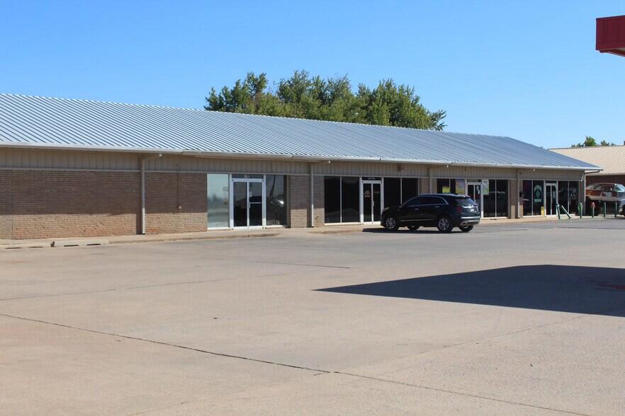 1203 Main, Hennessey, OK 73742