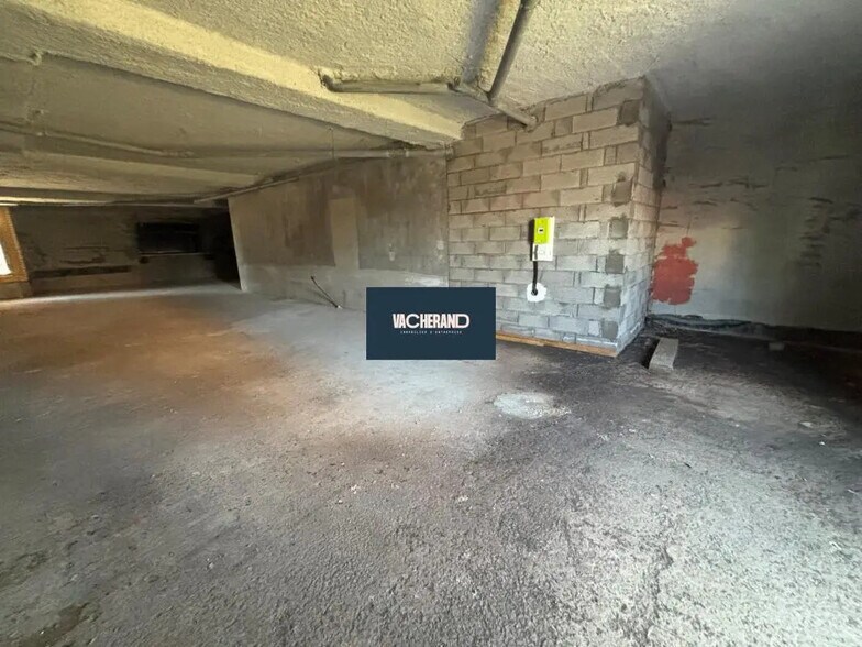 Retail in Aulnoy-lez-Valenciennes for lease - Building Photo - Image 3 of 5