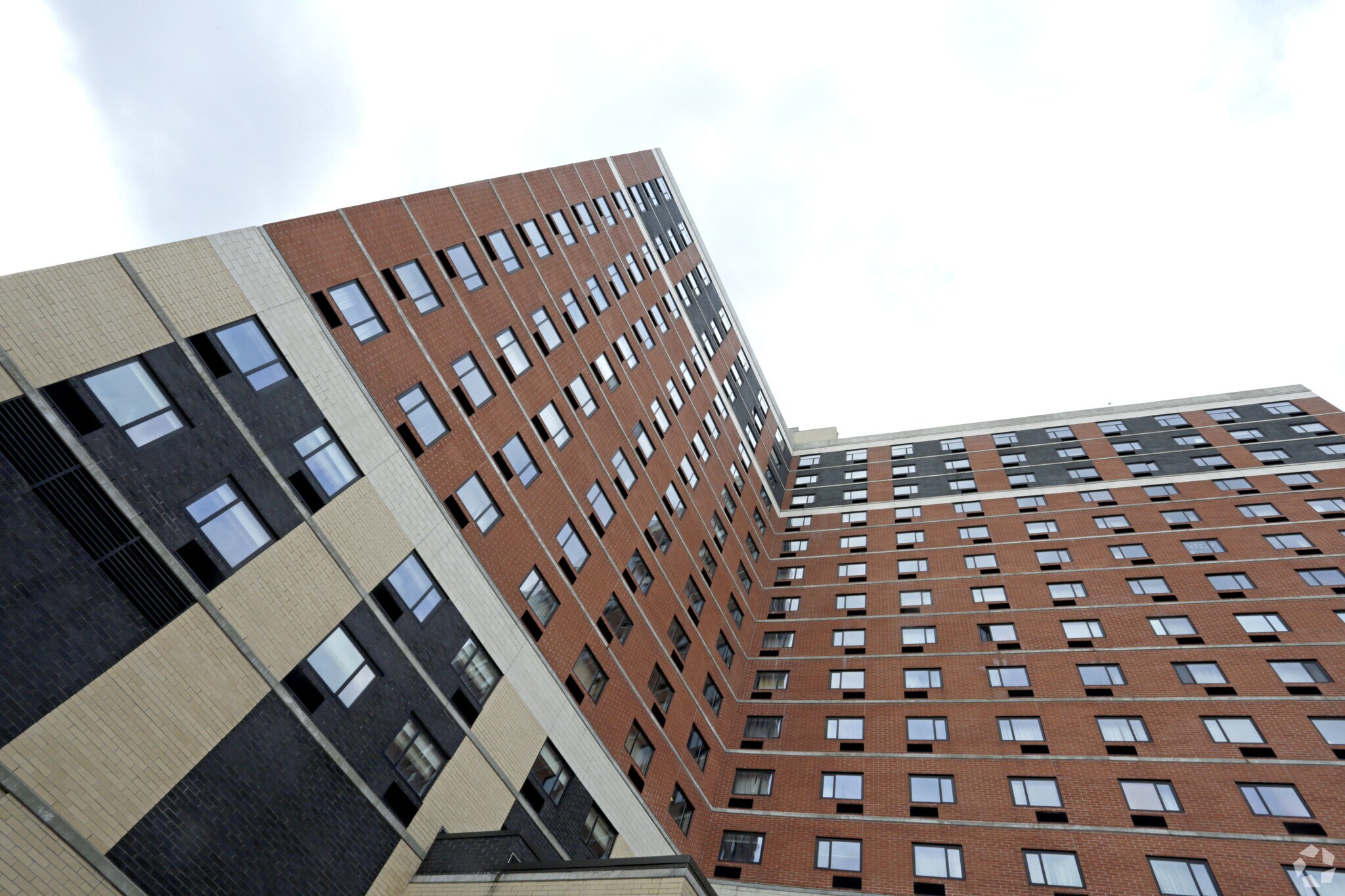 80 E Milton Ave, Rahway, NJ 07065 Skyview FIVE (5) 2B/2B CONDOS FOR