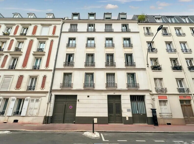 Office in Levallois-Perret for sale - Building Photo - Image 1 of 7