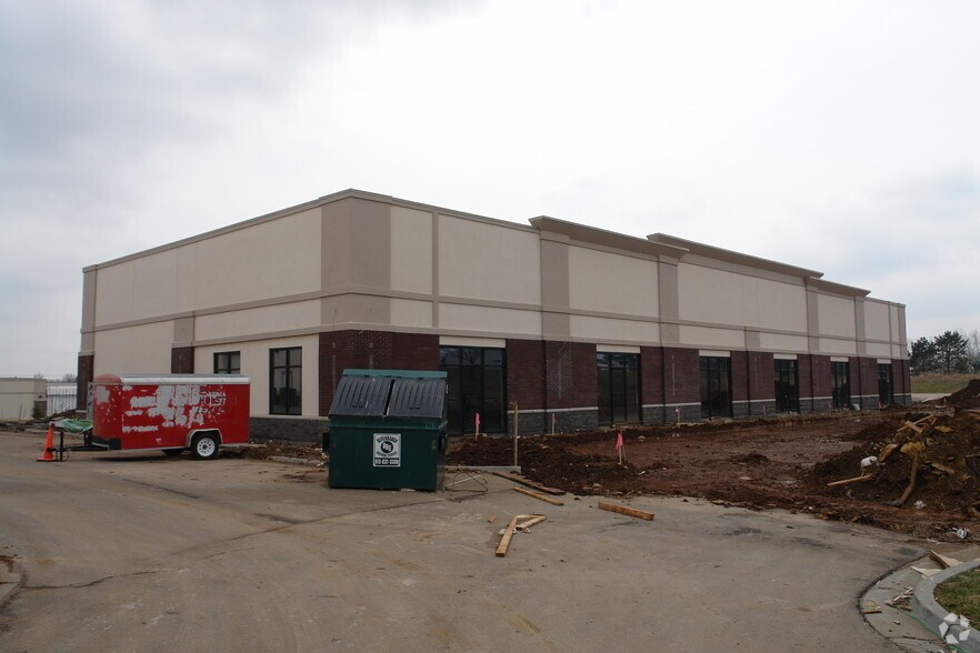 23730-23750 W 83rd Ter, Shawnee, KS for lease - Building Photo - Image 3 of 14
