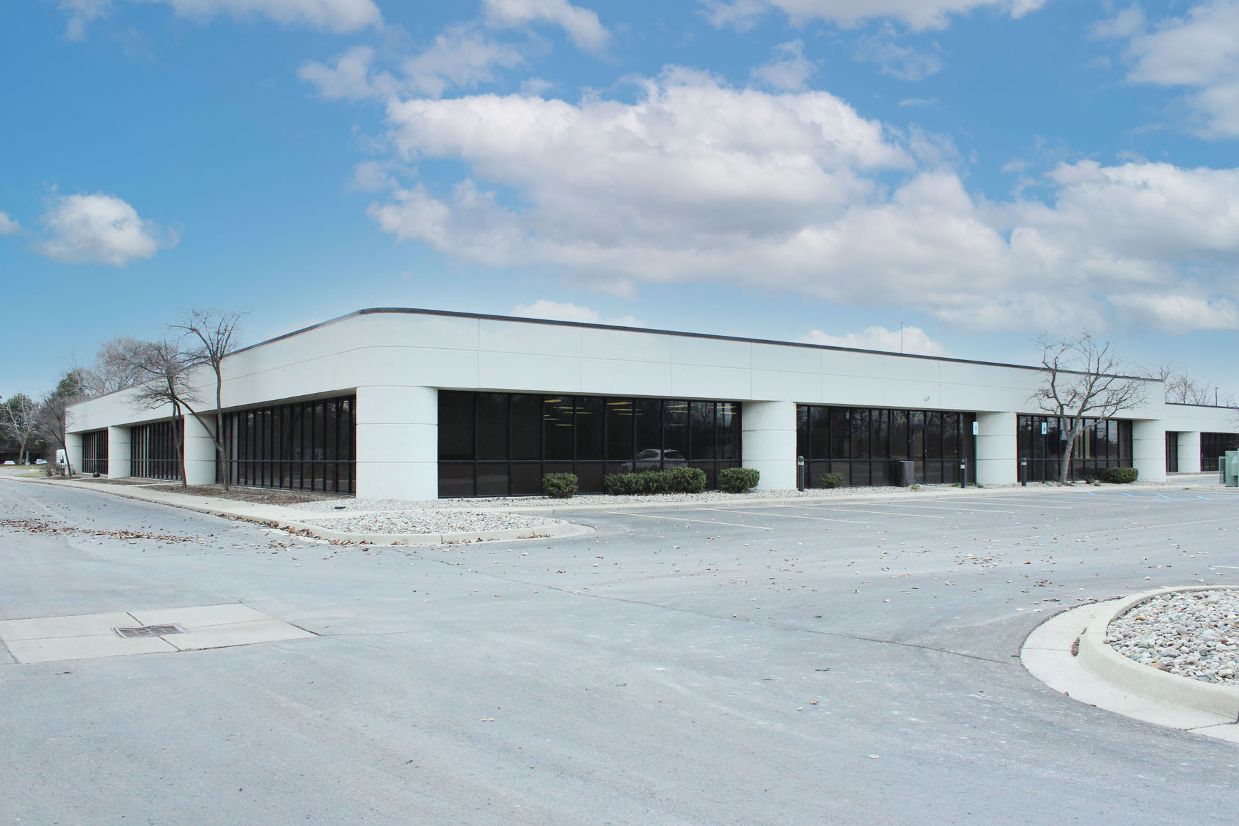 15041 S Commerce Dr, Dearborn, MI for lease Building Photo- Image 1 of 8