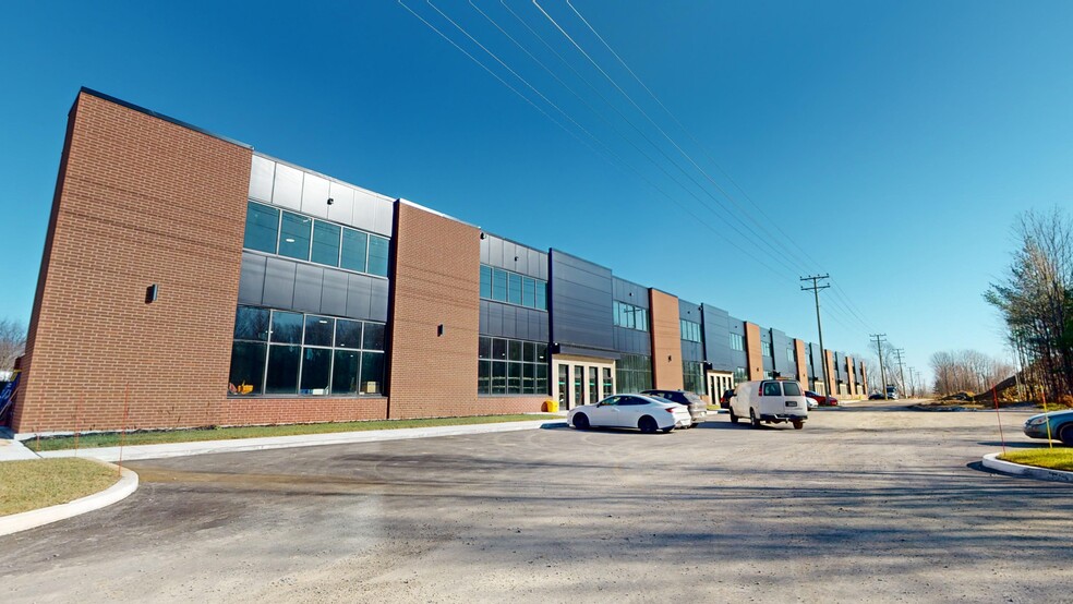 100 Blvd Jean-Baptiste-Rolland O, Saint-jerome, QC for lease - Building Photo - Image 1 of 30