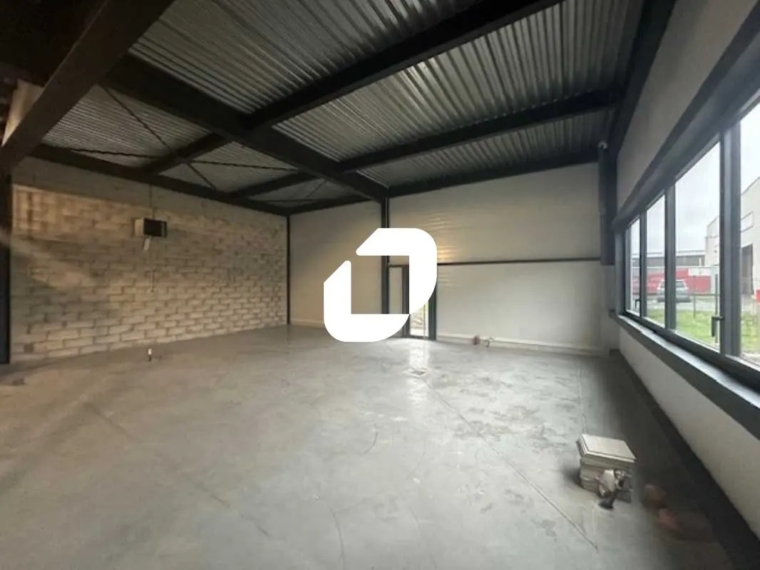 Office in Montmagny for lease Interior Photo- Image 1 of 10