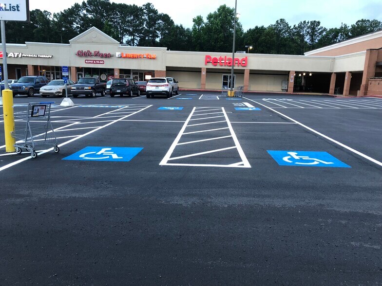 1347 W Walnut Ave, Dalton, GA for sale - Building Photo - Image 1 of 1