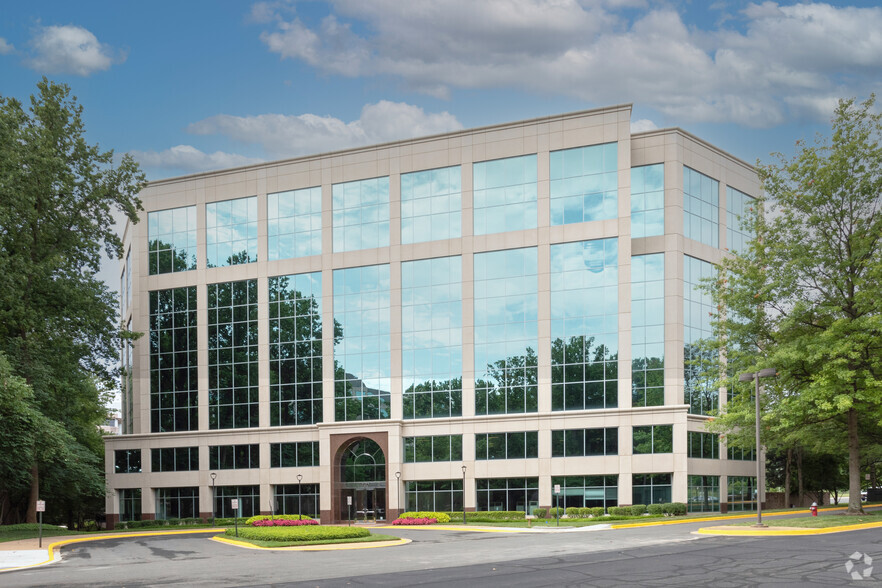 3130 Fairview Park Dr, Falls Church, VA 22042 - Office for Lease | LoopNet